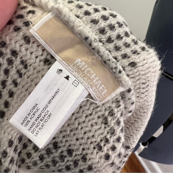 MICHAEL Michael Kors Infinity Scarf Cream Gray Geometric - Picture 10 of 10